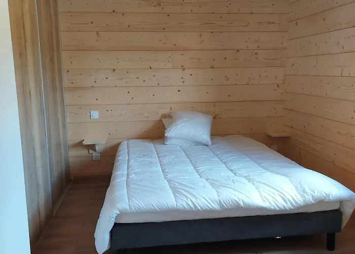 Les Noisetiers * Rochesson